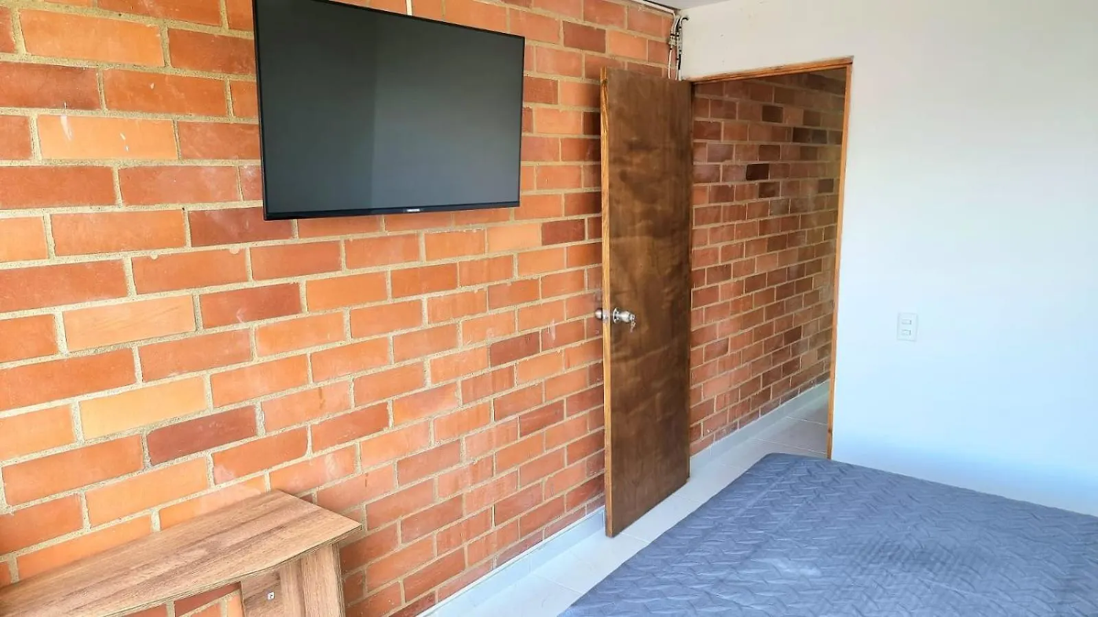 Apartamentos Extraordinarios En Medellin, Viajeros Y Familias 0*, Medellin