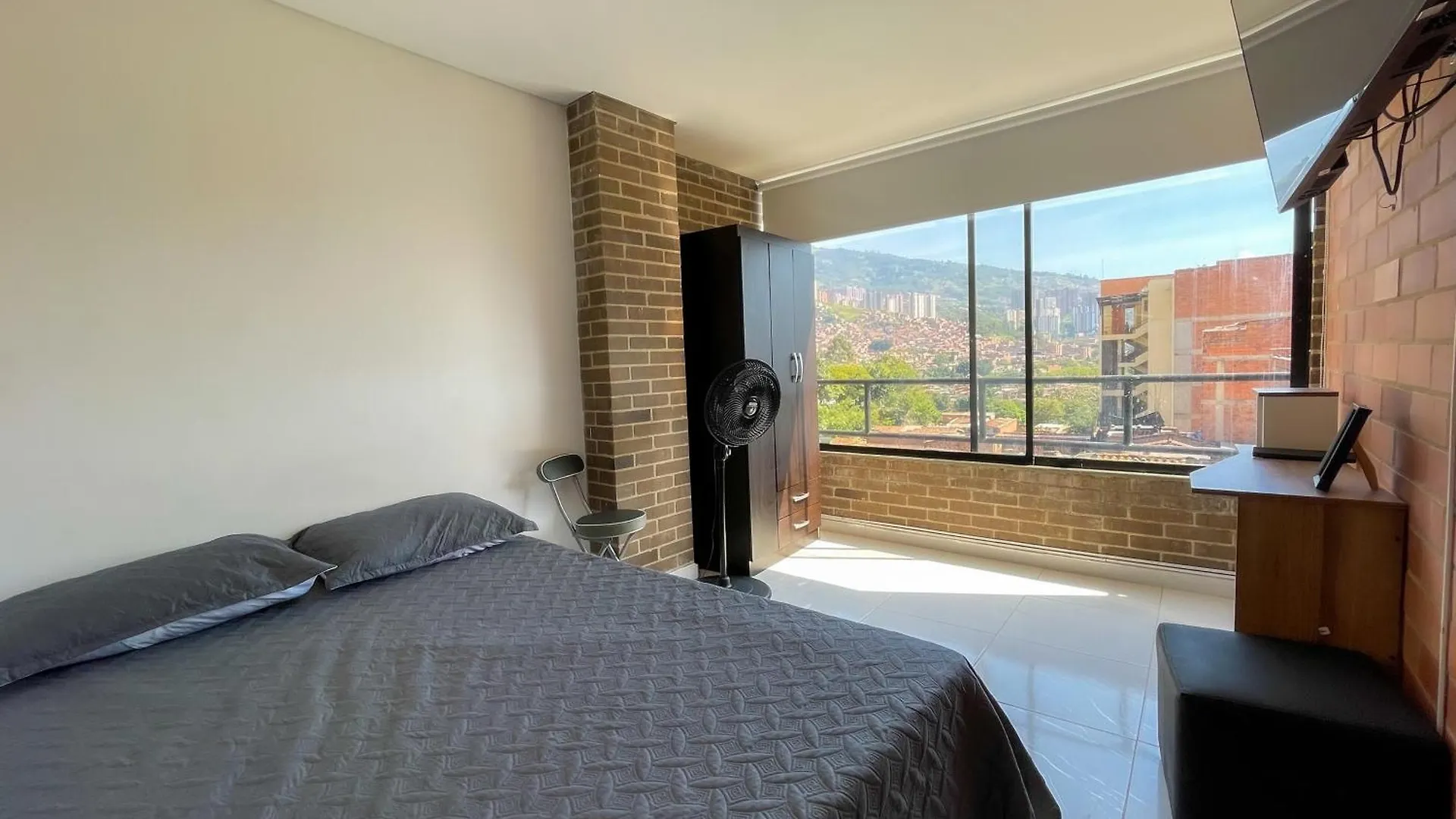 Apartamentos Extraordinarios En Medellin, Viajeros Y Familias Colombia